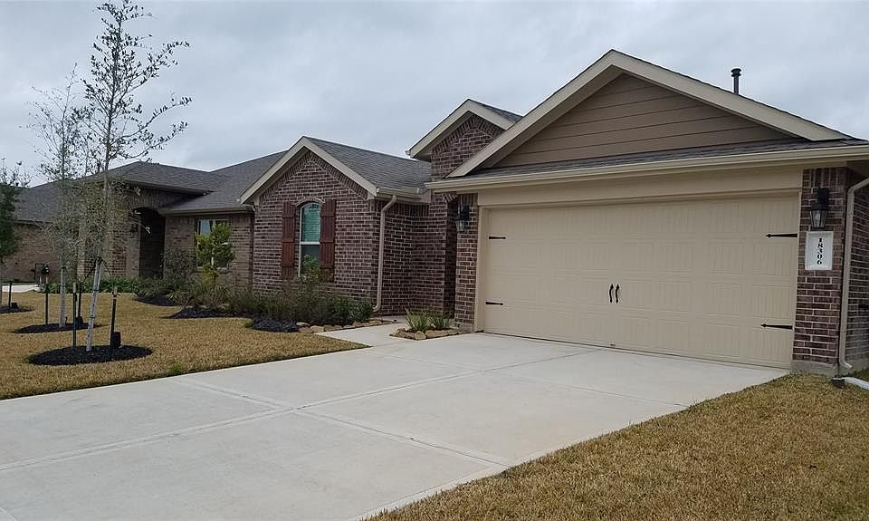 1st image of 18306 Pelham Hollow Trl