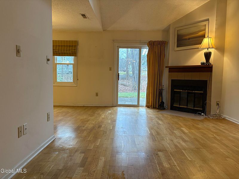 5th image of 3005 Squire Boulevard