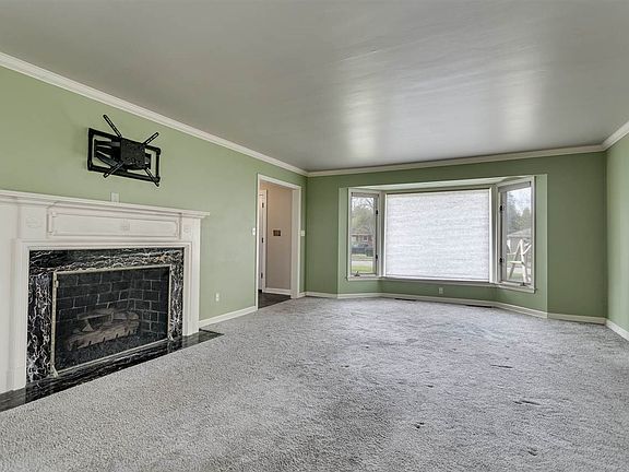 4th image of 440 Saint Marys Blvd