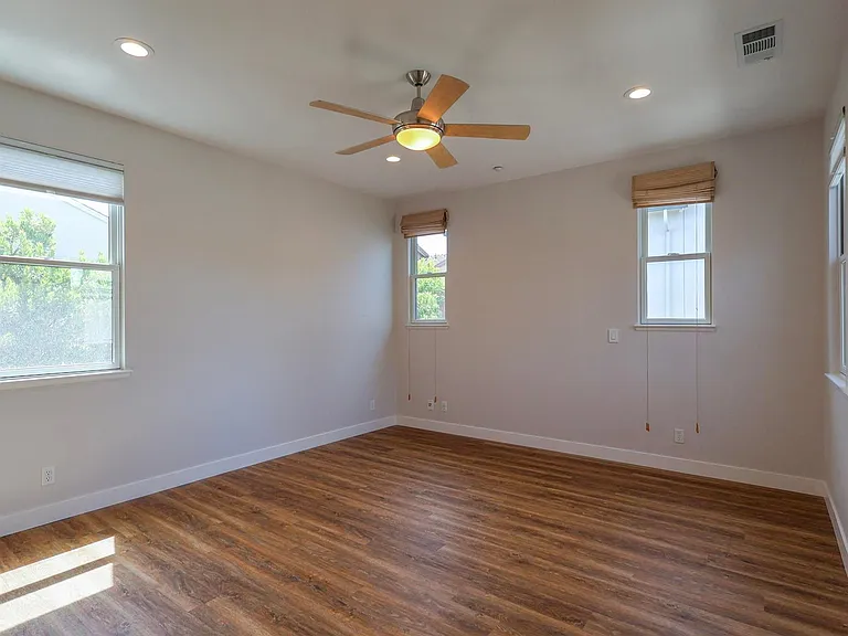 1288 Pistachio Ter — Photo 16