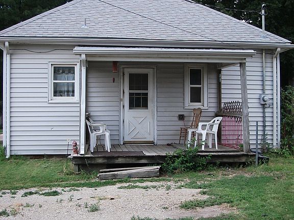 2nd image of 600 N 11th St