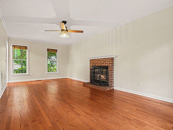 5th image of 204 Oscar Ln
