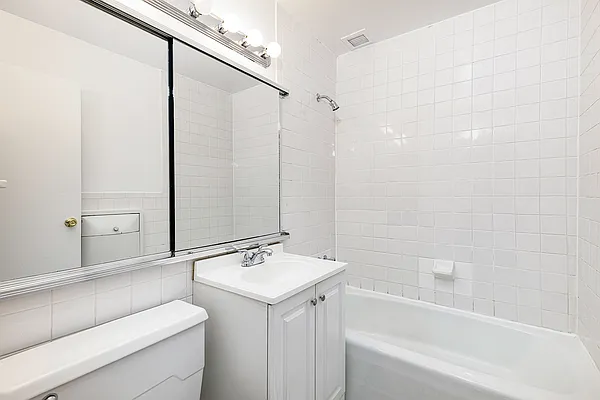 Rented by REAL New York | media 18