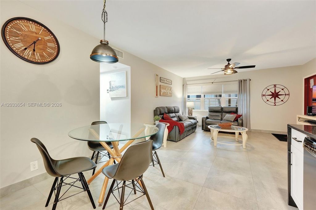 221 SE 9th Ave #102, photo 6