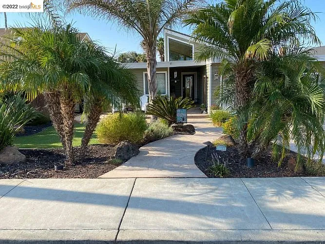 825 Discovery Bay Blvd photo 1
