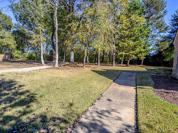 4th image of 1360 Calumet Farms Dr #19
