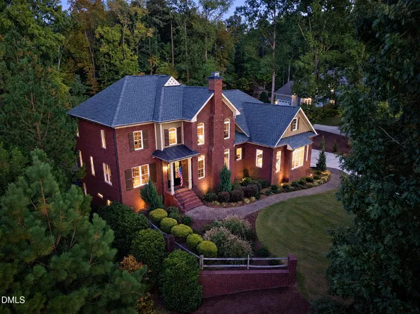 265 Broad Leaf Ct, Chapel Hill, NC 27517