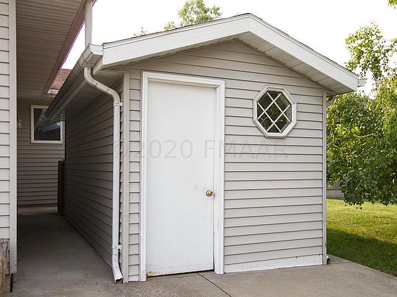 3rd image of 608 5th St E