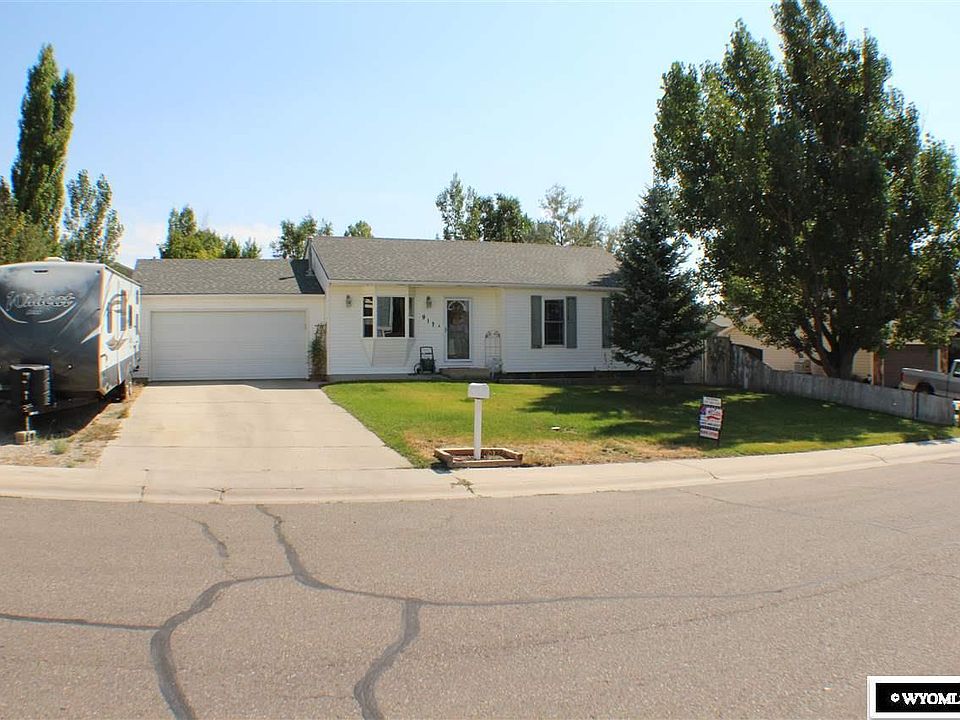 1st image of 917 Monroe Dr