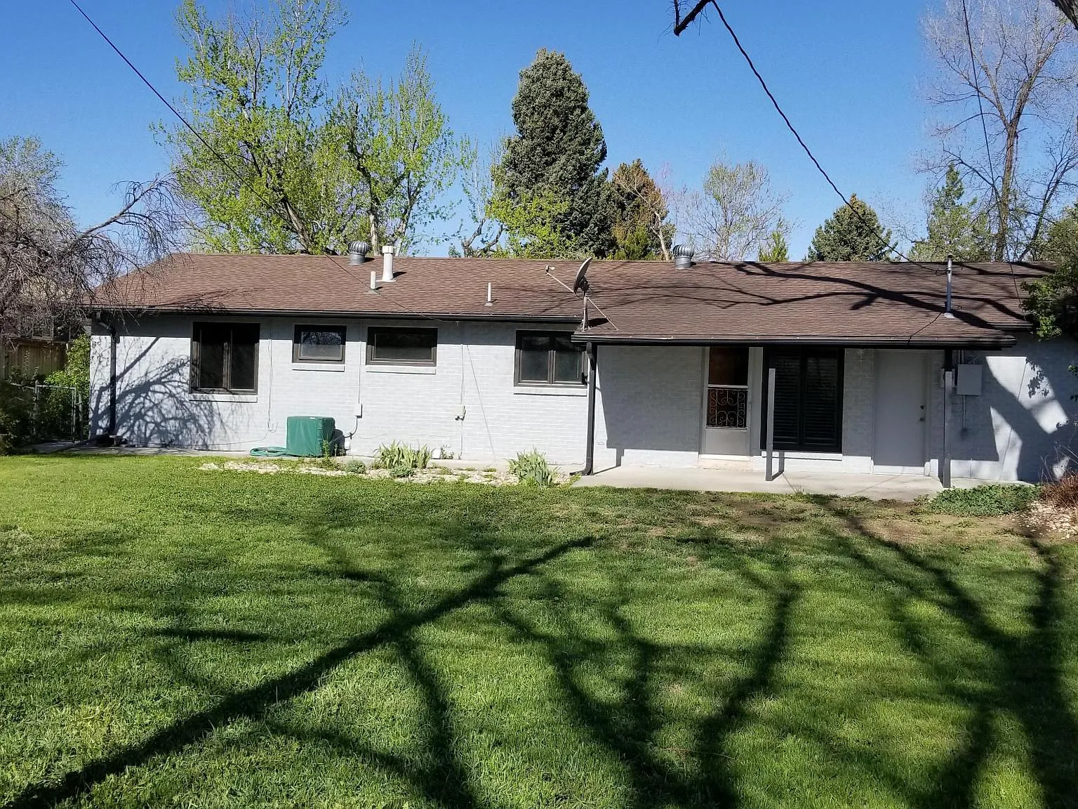 4 bed, 2200 sqft, $3,150 — Photo 2