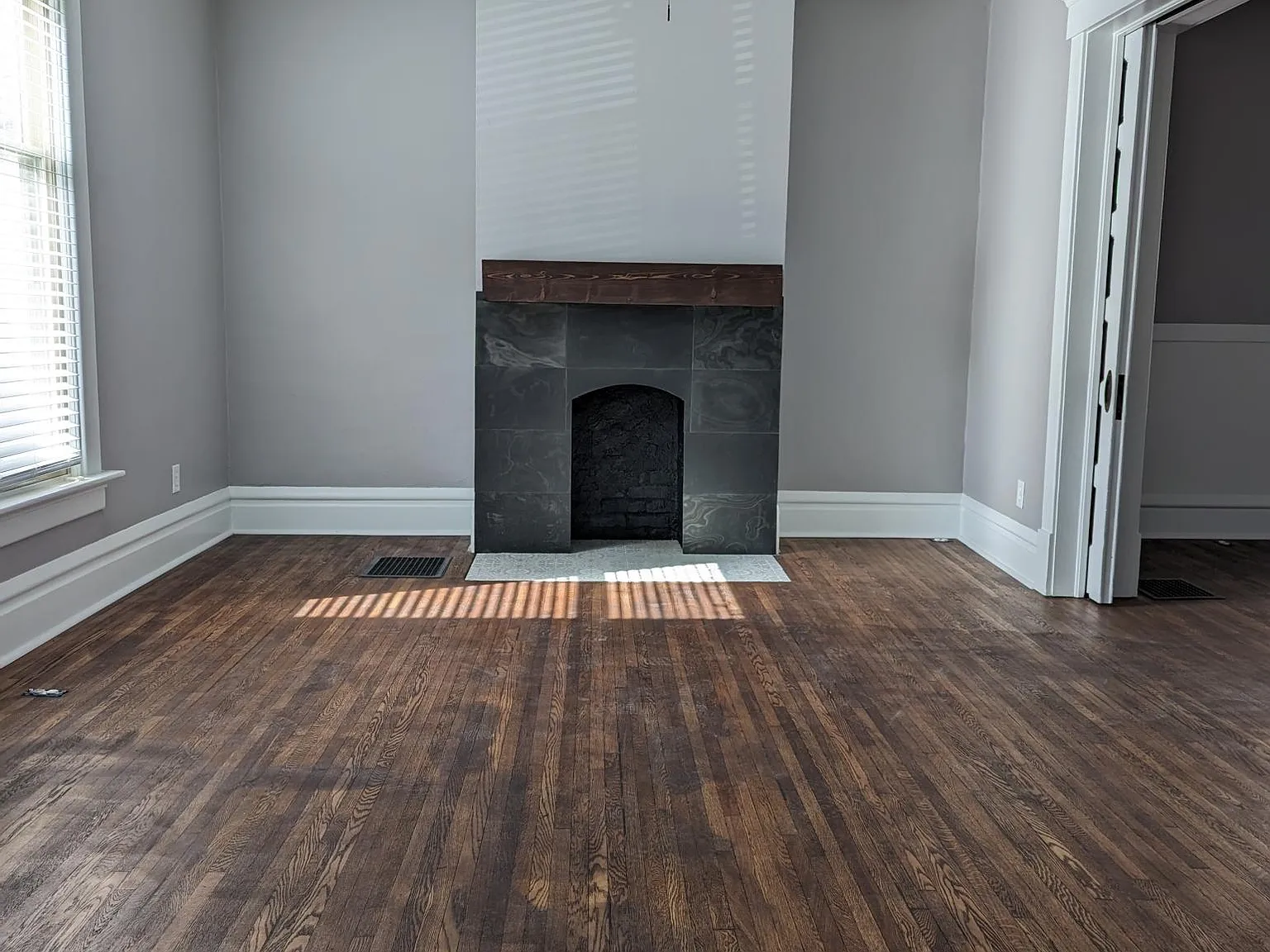 4 bed, 2.5 bath, 1950 sqft, $2,500 — Photo 3