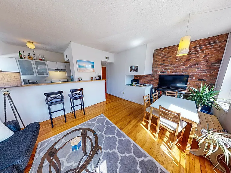 924 State St #1 — Photo 2