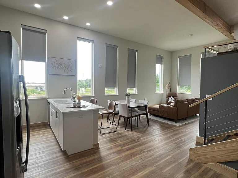 501 N Main St #203 — Photo 18