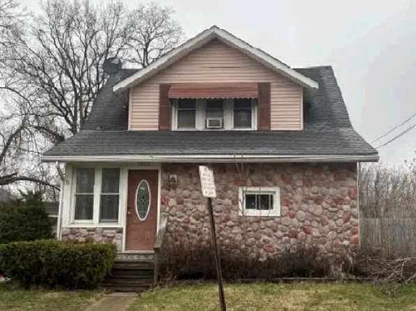 1813 Market St, Erie, PA 16510