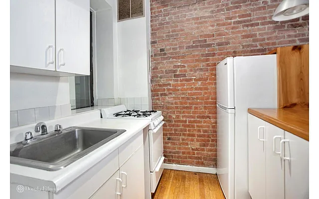 Rented by Douglas Elliman | media 6