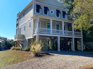 121 SW 1st St, Oak Island, NC 28465