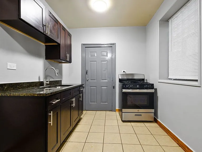 6001-6005 S Richmond St #2915-21 — Photo 5