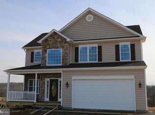 654 Slonaker Ln, Martinsburg, WV 25405