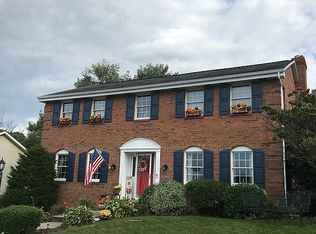 320 Crabapple Dr, Washington, PA 15301