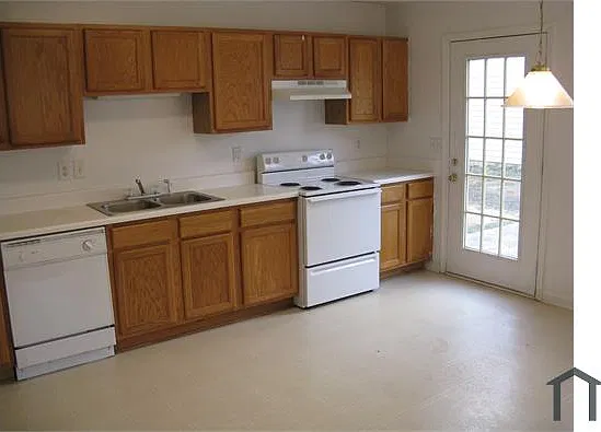 2 bed, 1210 sqft, $1,400 — Photo 3