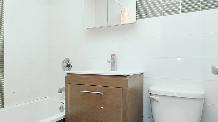 Rented by Nooklyn NYC LLC | media 13