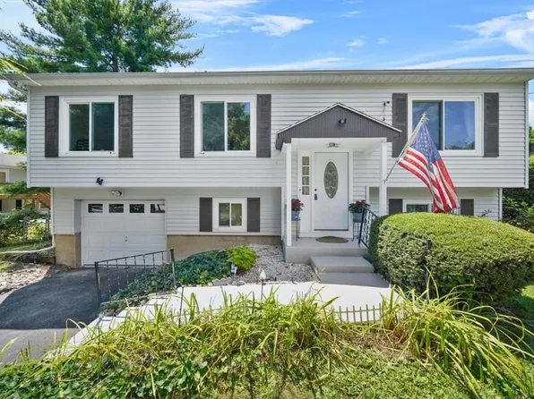 22 Victoria Drive, Newburgh, NY 12550