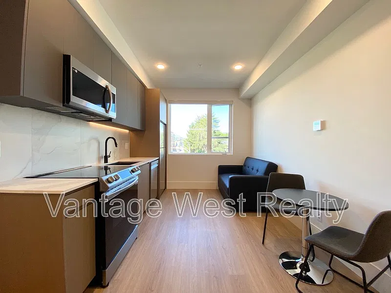 Studio, 1.0 bath, 342 sqft, $1,275 — Photo 2