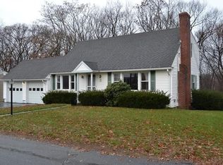 7 Ridgewood Dr, Auburn, MA 01501