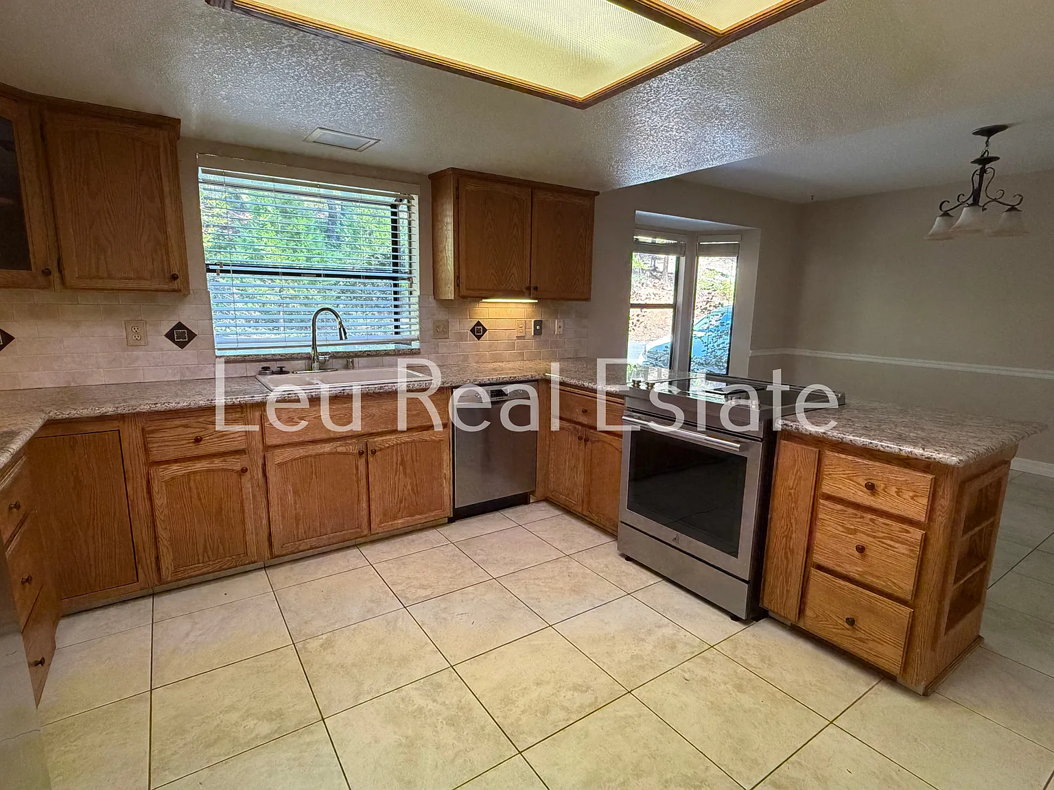 3 bed, 2.5 bath, 2194 sqft, $2,875 — Photo 4