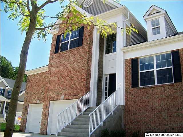 1st image of 15 Feakes Dr