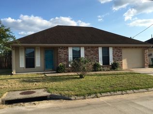 5820 Shadowbend Cir S, Lumberton, TX 77657