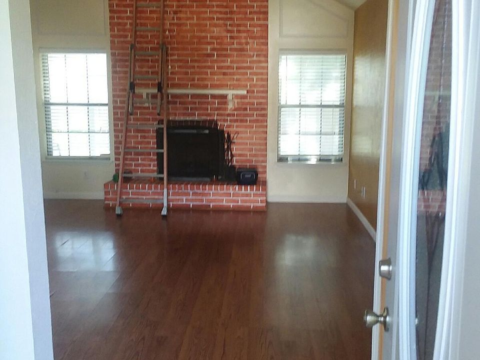 1st image of 2202 Gladstone Dr