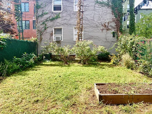 Rented by Apple Exclusive Realty Inc | media 28