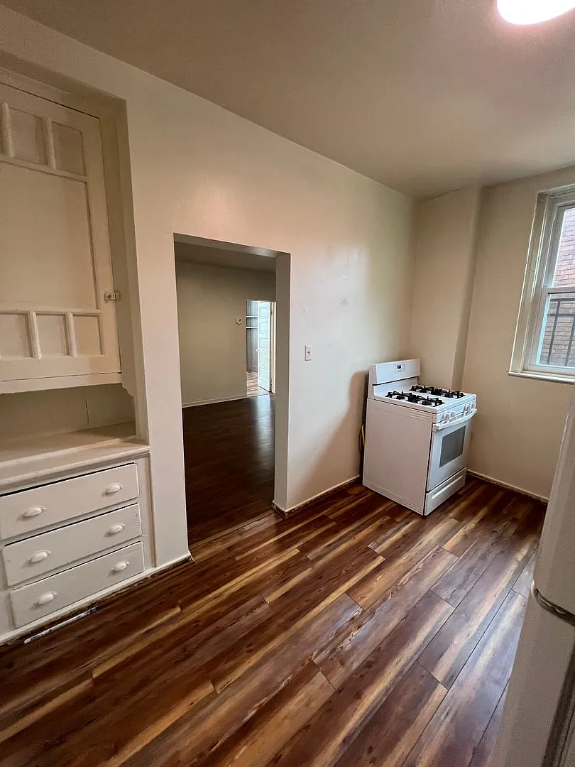 331 McKee Place — Photo 4