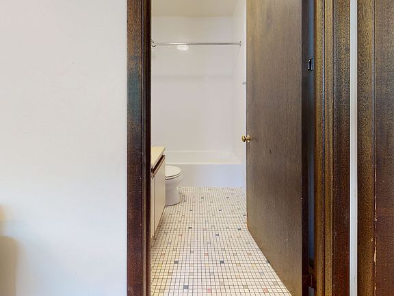 2nd image of 643 E Johnson St #50e1b1c69