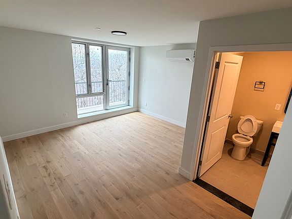 2nd image of 7542 Grand Central Pkwy N #6A