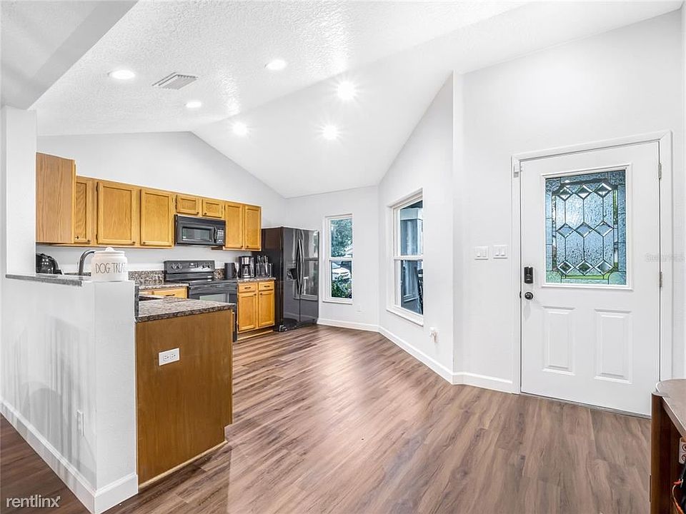 1st image of 1037R Weaver Dr