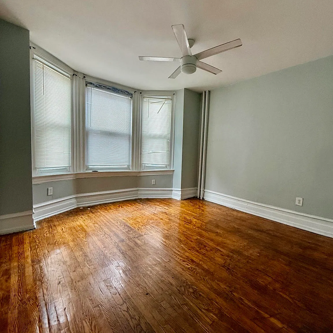 2 bed, 2016 sqft, $1,800 — Photo 4