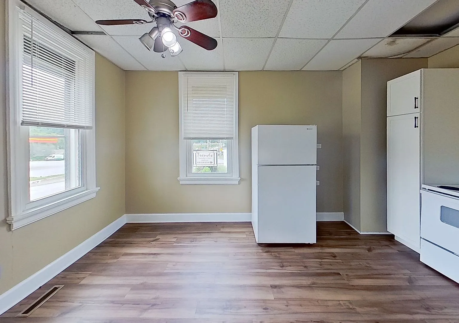 Newly Renovated Home in Etters — Photo 2