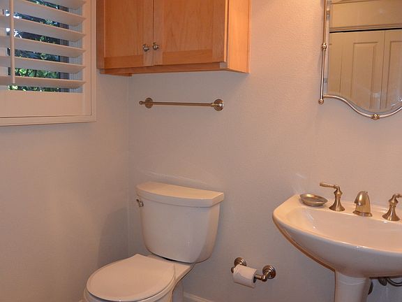 4th image of 1337 Hoover St