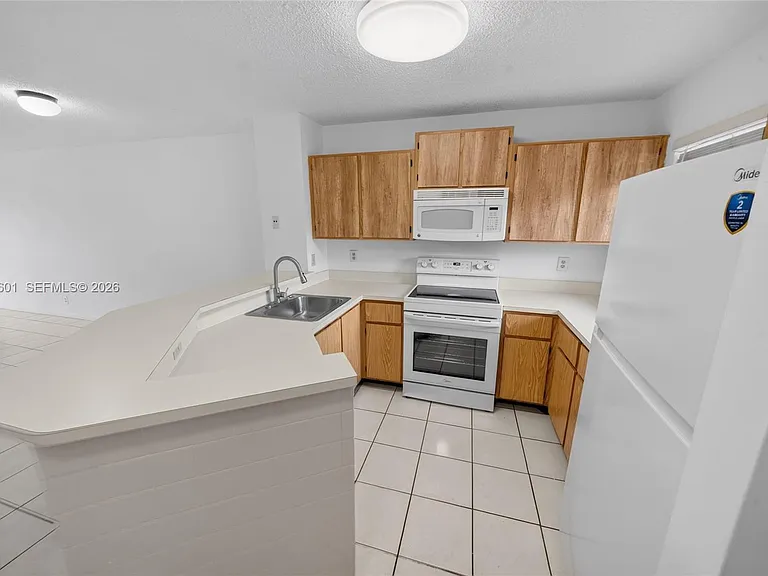 8750 N Sherman Cir #305 — Photo 37