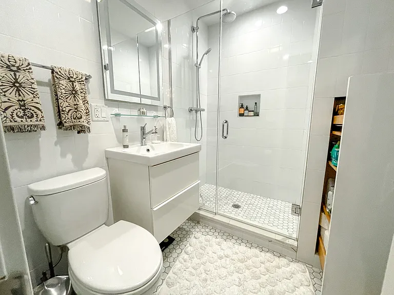 1638 N. Marshfield Ave. — Photo 8