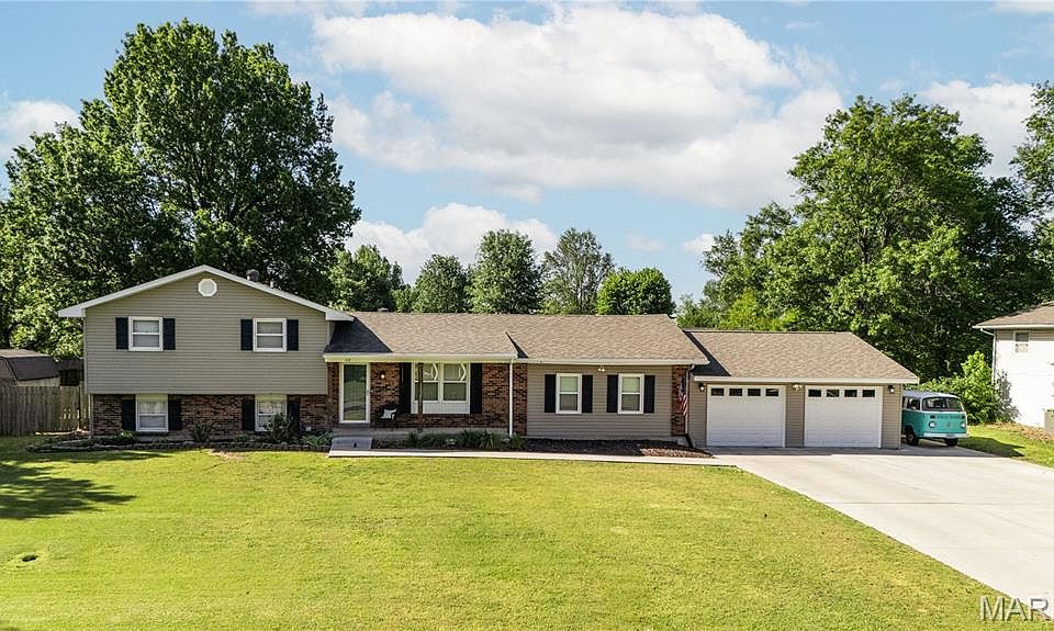 1st image of 113 Holmes Dr