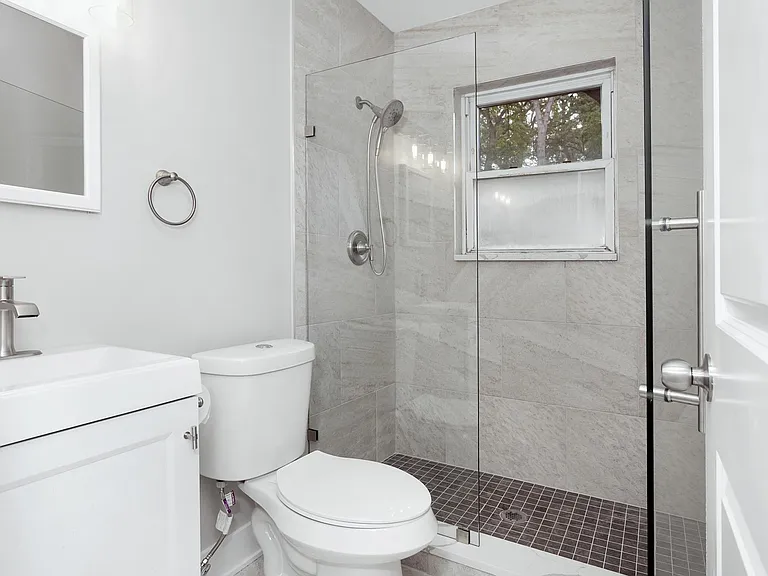 1 820/822 E 5th St #1 — Photo 22