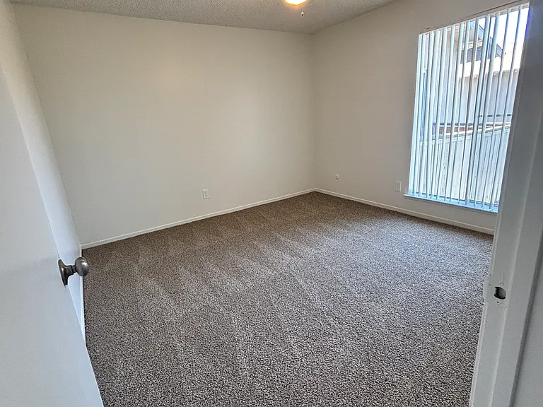 Driftwood Apartments — Photo 20