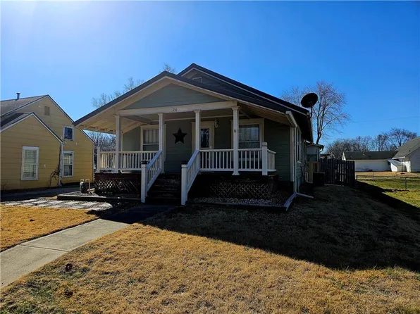 216 E Maple St, Drexel, MO 64742