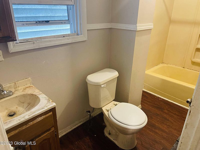 5th image of 178 N Lake Avenue