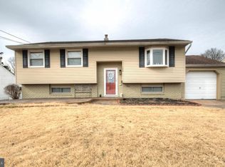 304 Peach Rd, Bellmawr, NJ 08031