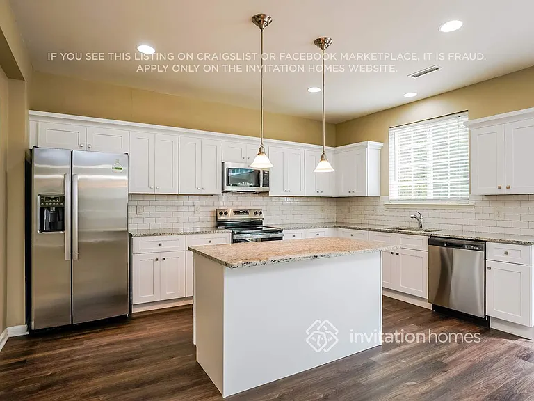 621 Ashburn Ln — Photo 6