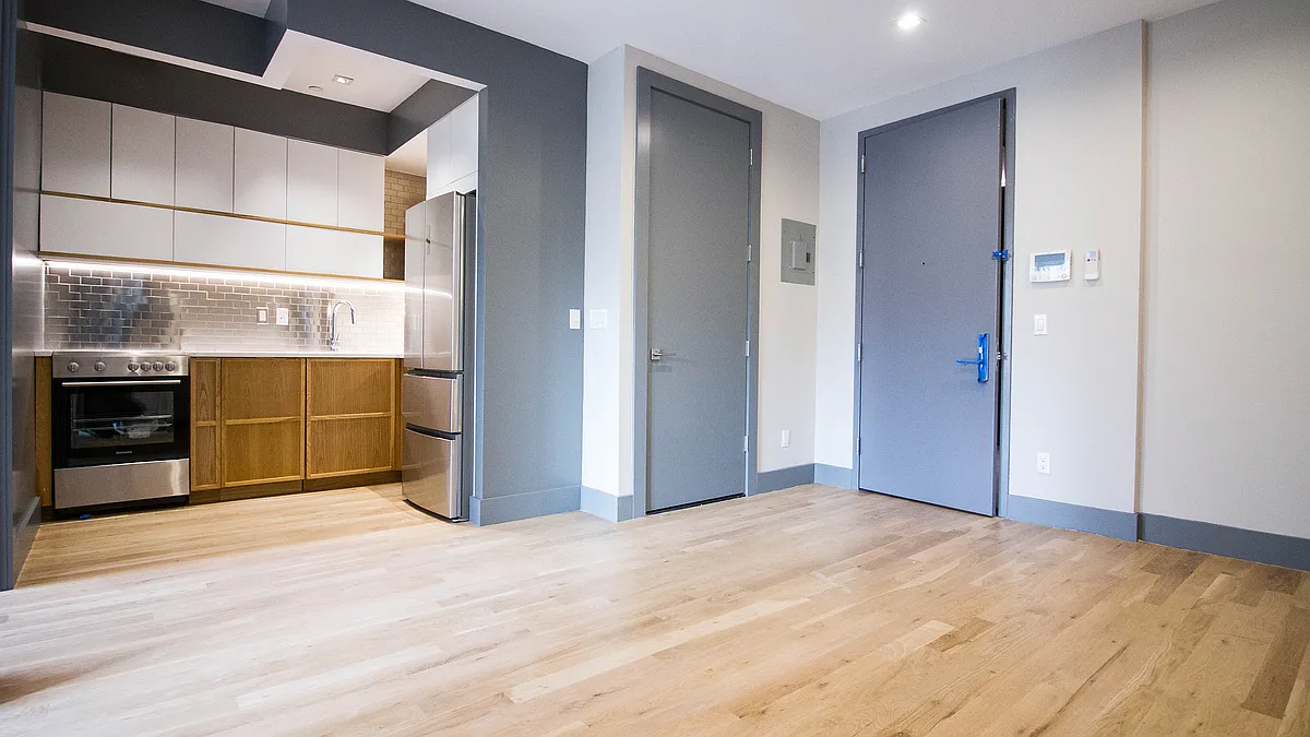 Building Photo - 830 Flatbush Ave #2N
